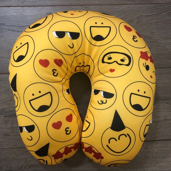Emoji Travel Set •Pillow & Sleep Mask•Smiley Faces - Picture 2 of 8